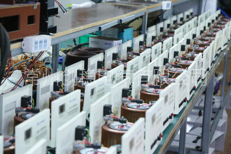 創穩電氣、SVC-1000VA穩壓器、寬域穩壓、220V/110V雙電壓