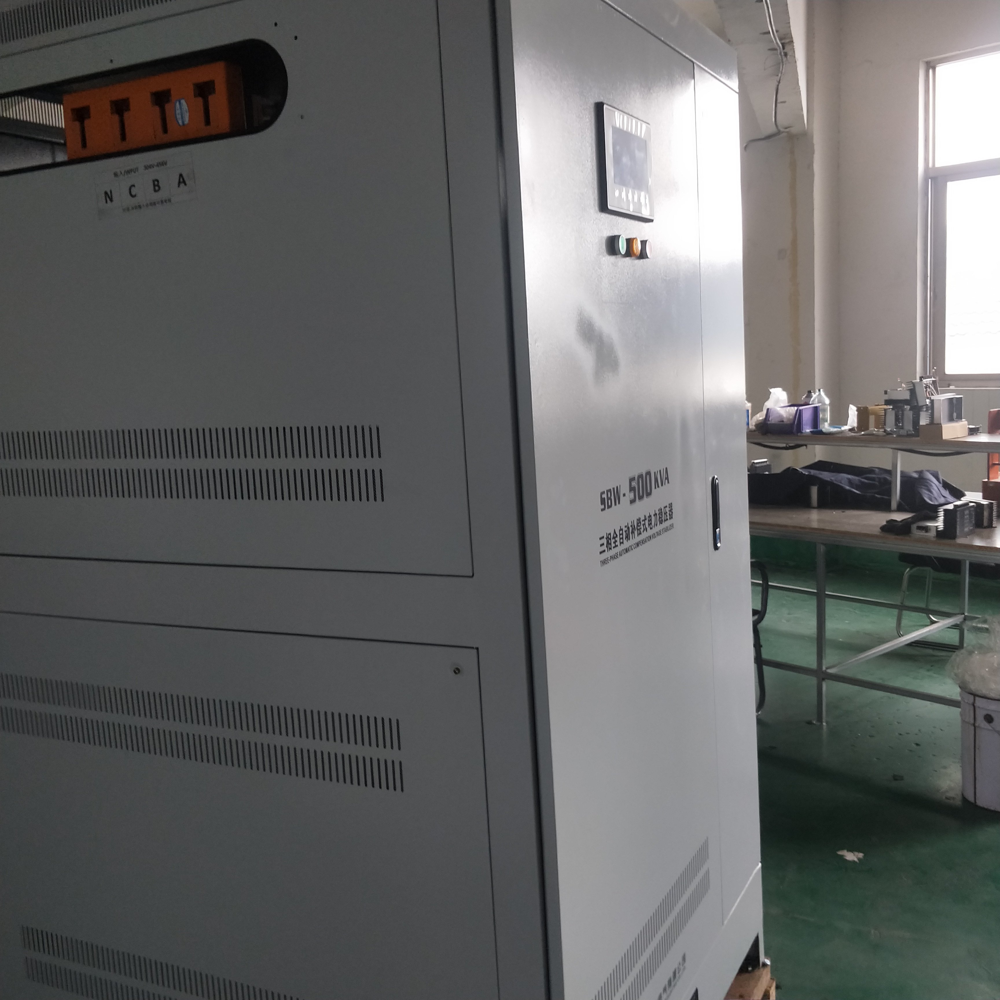 三相交流電源穩壓器